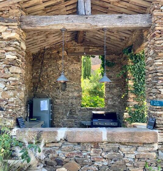 اتاق لوکس با تخت بزرگ, Chambres D Hôtes Le Pontillaou