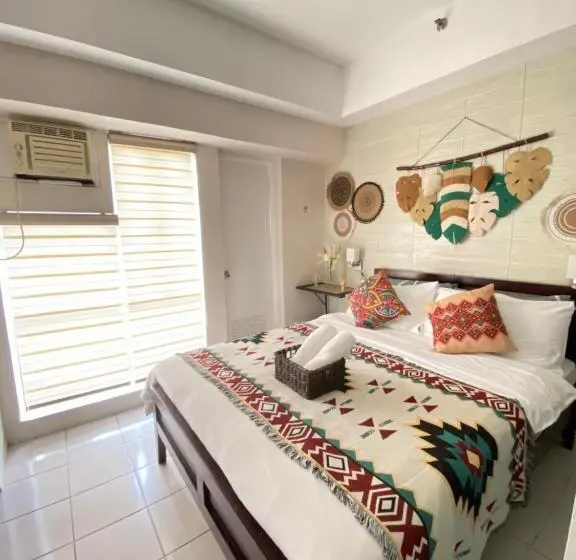 スタンダードスタジオ, Tagaytay Prime Residence City Land