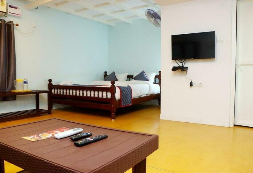 חדר סטנדרט נוף לבריכה, Auro Sunrise Resort Auroville