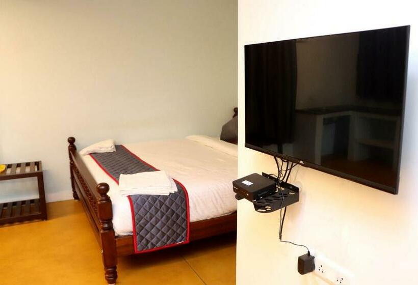 חדר סטנדרט נוף לבריכה, Auro Sunrise Resort Auroville