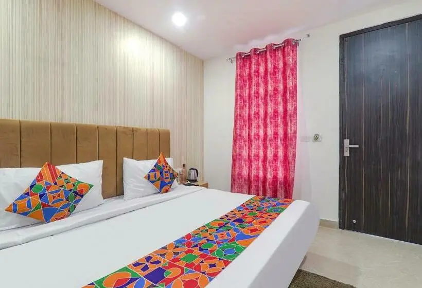 デラックスルーム, Fabhotel The Comfort
