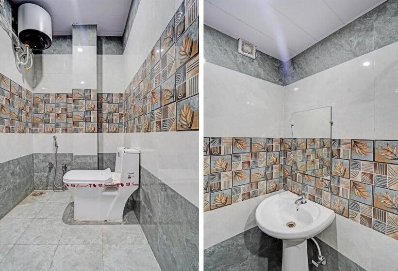 غرفة كلاسيكية ثلاثية, O Maharoopa Palace