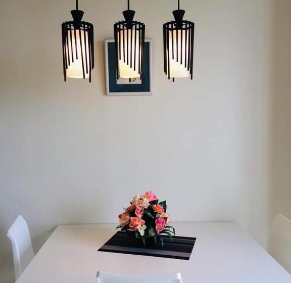 استودیوی استاندارد, R&b Suites Tagaytay