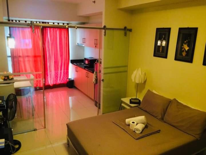 استودیوی استاندارد, R&b Suites Tagaytay