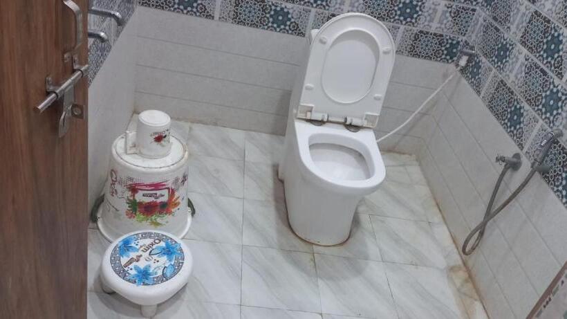 Номер Deluxe, Staymaker Hotel Raj Banquet