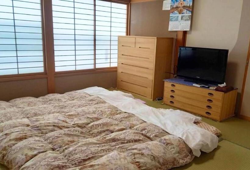 חדר סטנדרט, Bandai