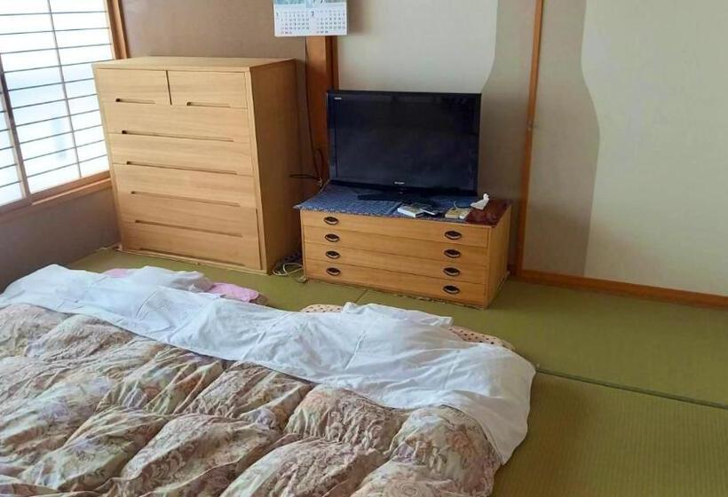 חדר סטנדרט, Bandai