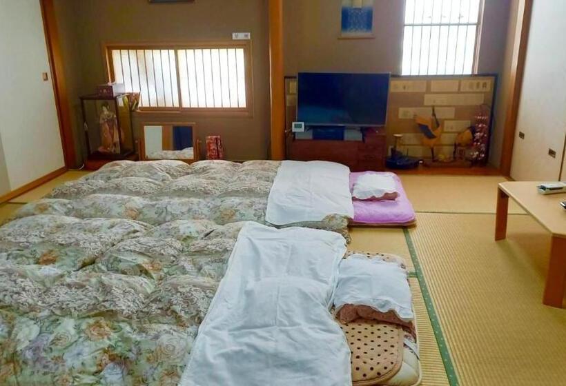 חדר סטנדרט, Bandai