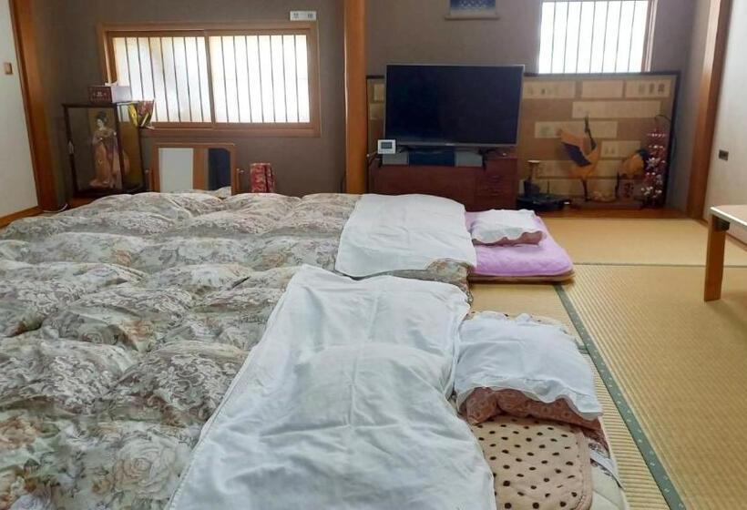 חדר סטנדרט, Bandai