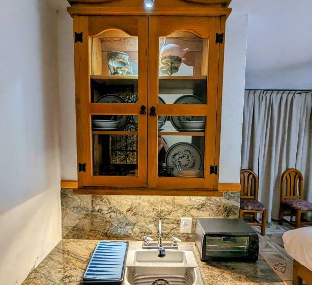 חדר דלוקס, La Adornada