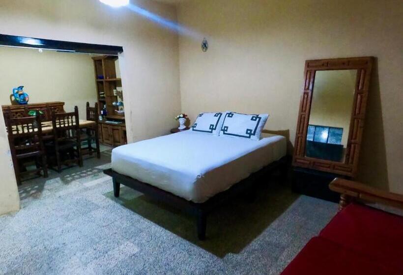 Quarto Dúplex, La Adornada