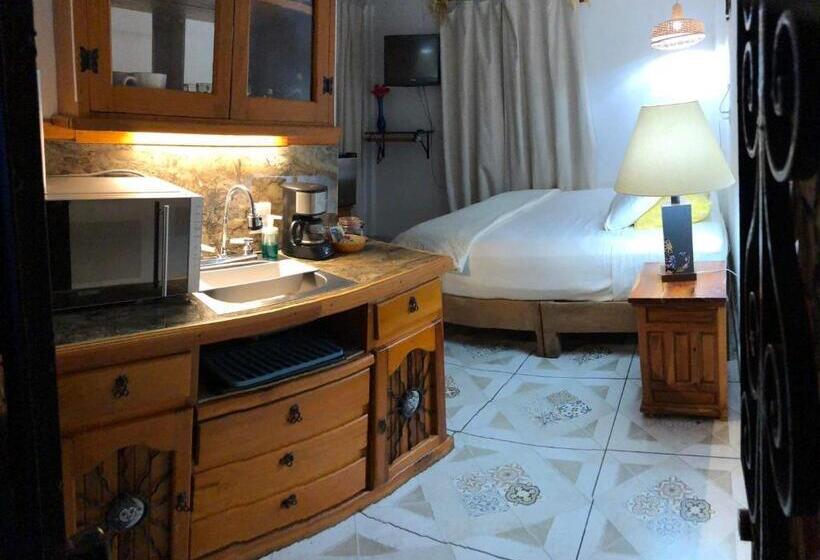 חדר דלוקס, La Adornada