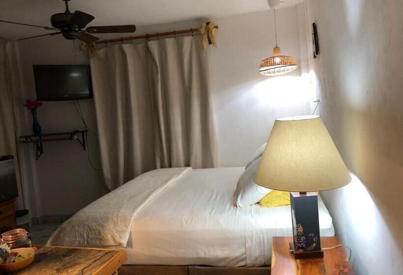 Quarto Deluxe, La Adornada