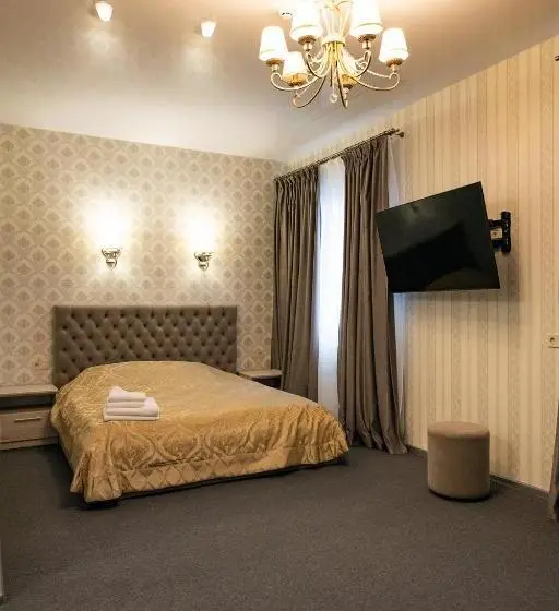 Standard Neljän Hengen Huone, готель Otelnov