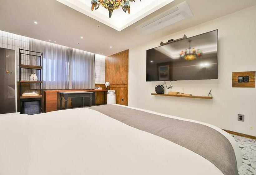 Люкс, Daegu February Hotel Lions Park