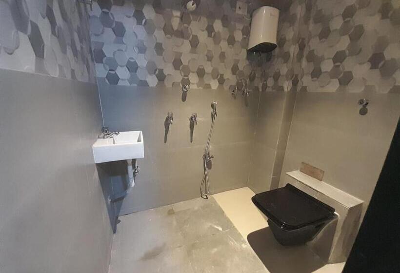 Standard Room, Aaiye Lodging & Boarding By Wb Inn