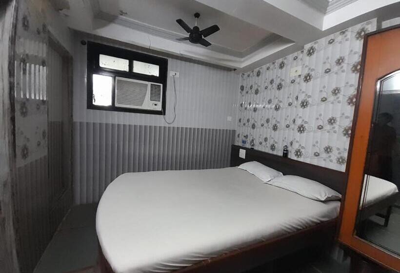 Standard Room, Aaiye Lodging & Boarding By Wb Inn