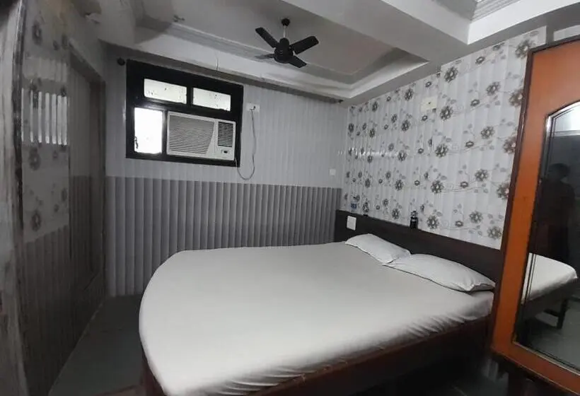 スタンダードルーム, Aaiye Lodging & Boarding By Wb Inn