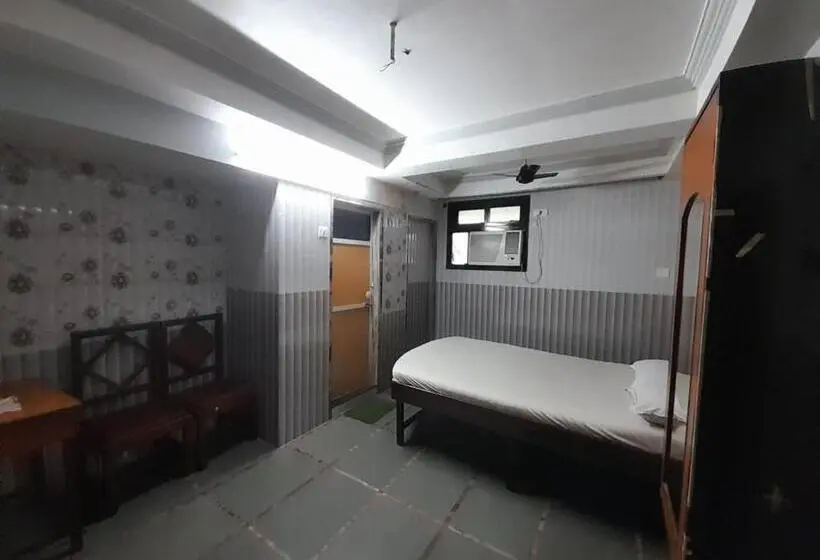 スタンダードルーム, Aaiye Lodging & Boarding By Wb Inn