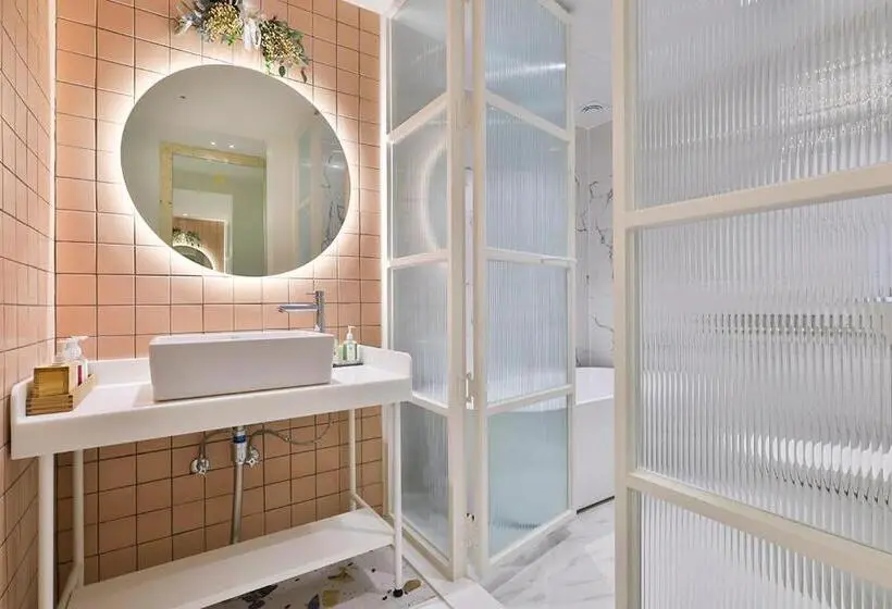 デラックススイート, Daegu February Hotel Lions Park