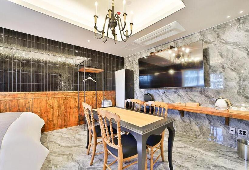 Family Suite, Daegu February Hotel Lions Park