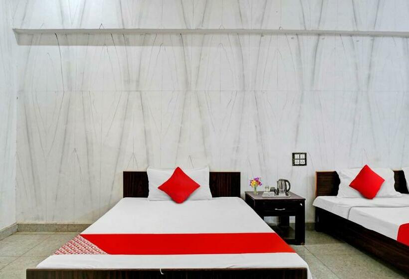 غرفة كلاسيكية ثلاثية, Flagship Rajaram Singh Blessing Garden And