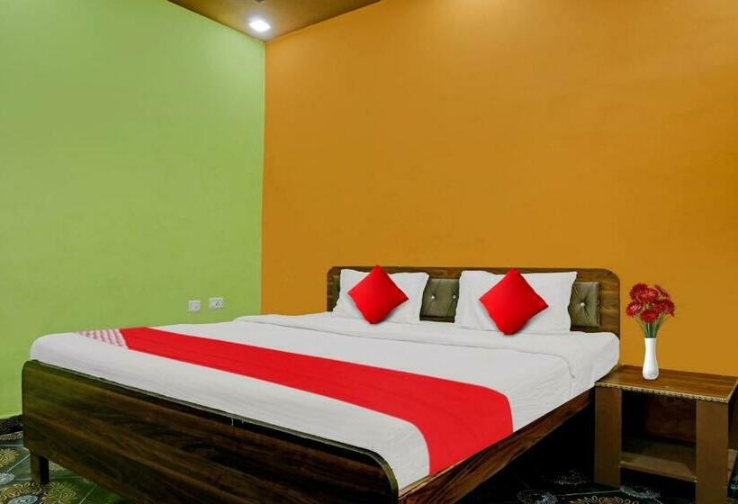 غرفة كلاسيكية ثلاثية, Flagship Rajaram Singh Blessing Garden And