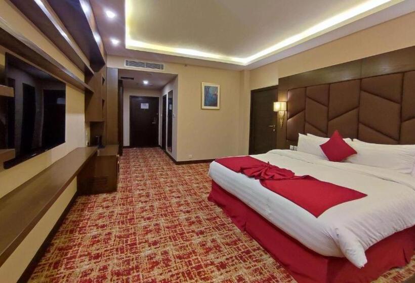 اتاق لوکس با چشمانداز, Ramada By Wyndham Murree Lower Topa Resort