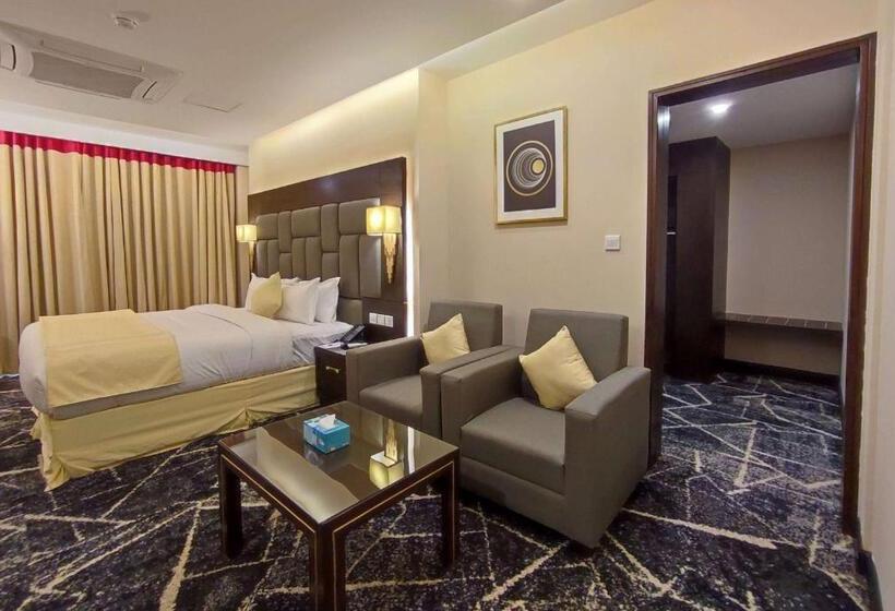 سوییت اجرایی, Ramada By Wyndham Murree Lower Topa Resort