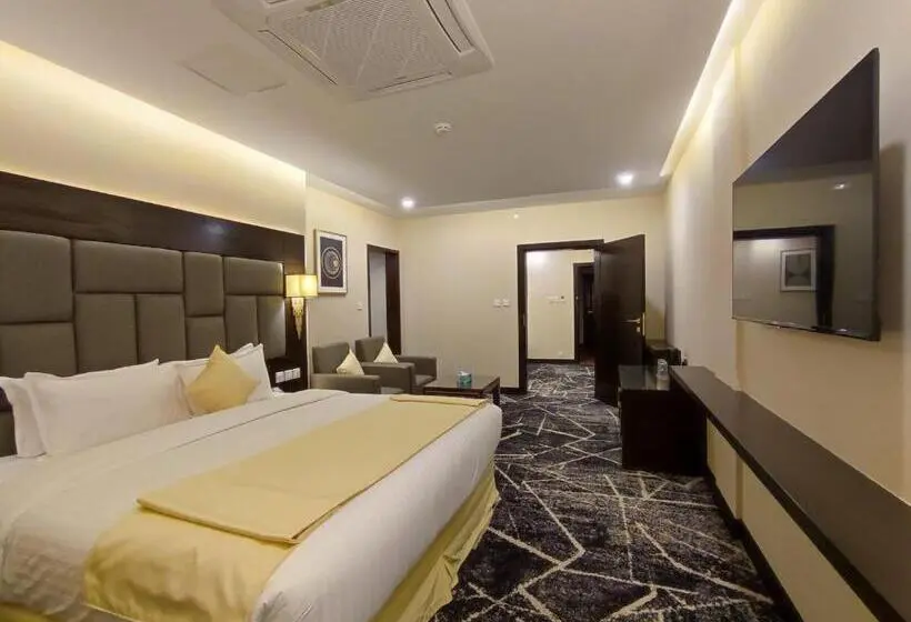 سوییت اجرایی, Ramada By Wyndham Murree Lower Topa Resort