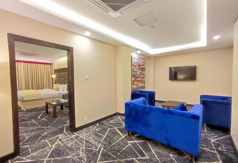 سوئیت رویال, Ramada By Wyndham Murree Lower Topa Resort