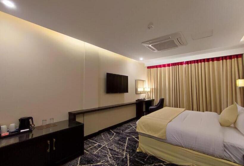 سوئیت رویال, Ramada By Wyndham Murree Lower Topa Resort