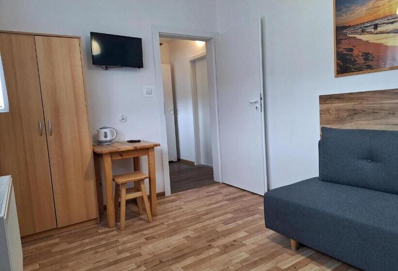 غرفة قياسية ثلاثية, Leśne Zacisze