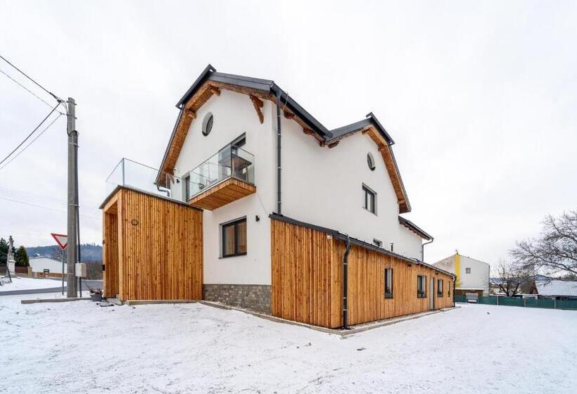 דירת חדר עם טרסה, Wellness Apartmány Vila Republika