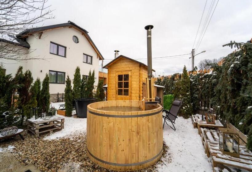 דירה בת חדר שינה 1 עם מרפסת, Wellness Apartmány Vila Republika