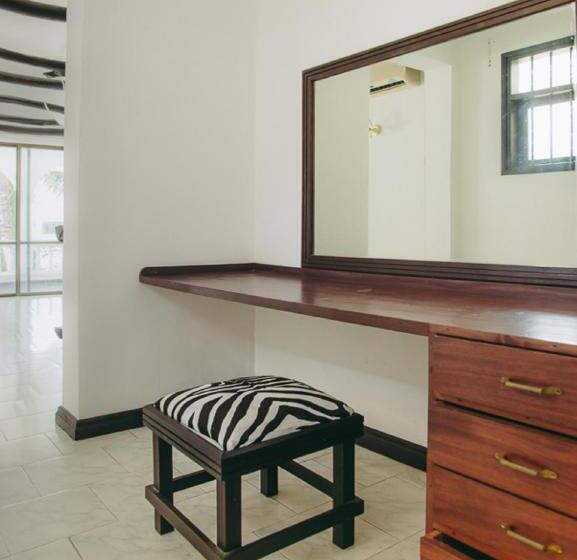 فيلا ديلوكس غرفة نوم, Bahari Dhow Beach Villas