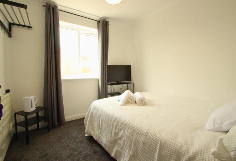 수피리어 룸, 33