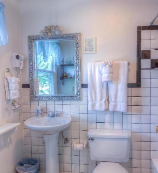 اتاق استاندارد با تخت بزرگ, Blue Mountain Mist Country Inn