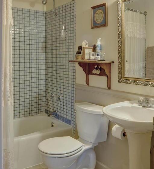 Deluxe Suite King Bed, Blue Mountain Mist Country Inn