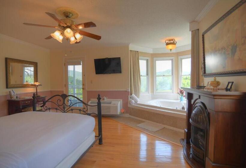 Quarto Deluxe com Sacada, Blue Mountain Mist Country Inn