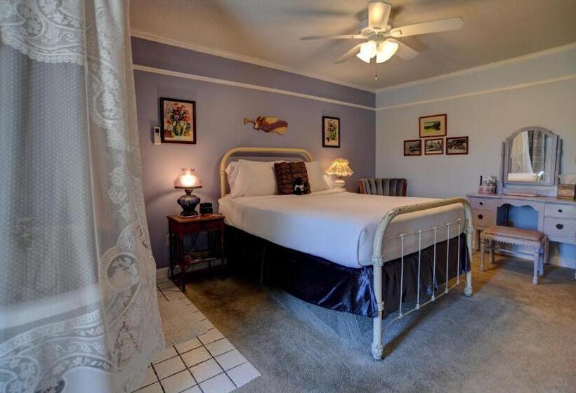 اتاق استاندارد با وان آب گرم, Blue Mountain Mist Country Inn