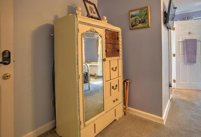 اتاق استاندارد با وان آب گرم, Blue Mountain Mist Country Inn