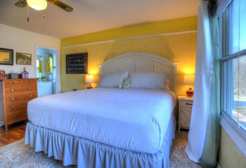 اتاق استاندارد, Blue Mountain Mist Country Inn