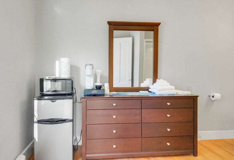 חדר סטנדרט, The Thistle Inn