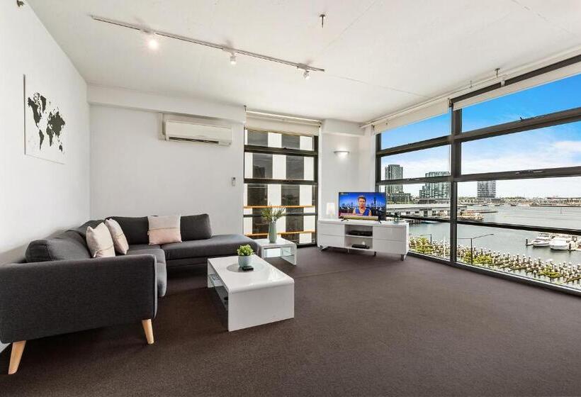 2 Bedroom Apartment with Views, Docklands Private Collection   City Harbour Apartments