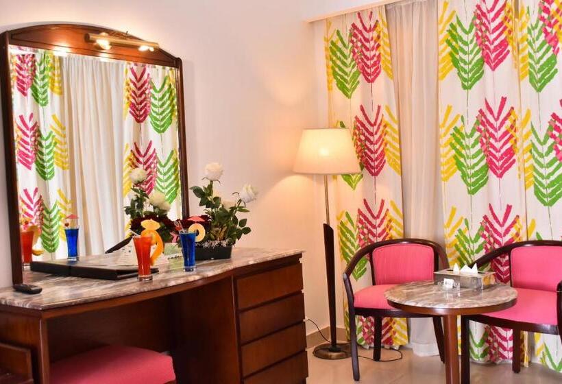 اتاق سوپریور با چشمانداز باغ, Gafy Resort Aqua Park