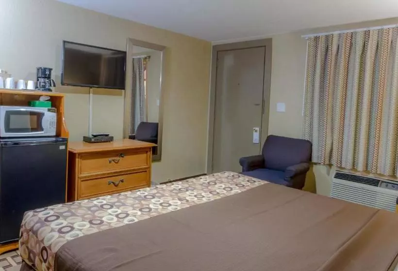 キングサイズベッドのスタンダードルーム, Relax Inn   Bryson City