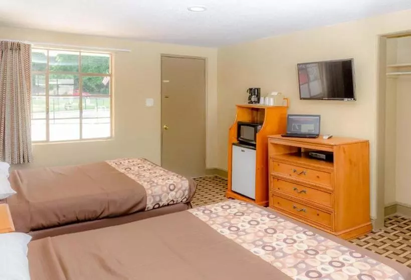 ２ダブルベッドのスタンダードルーム, Relax Inn   Bryson City