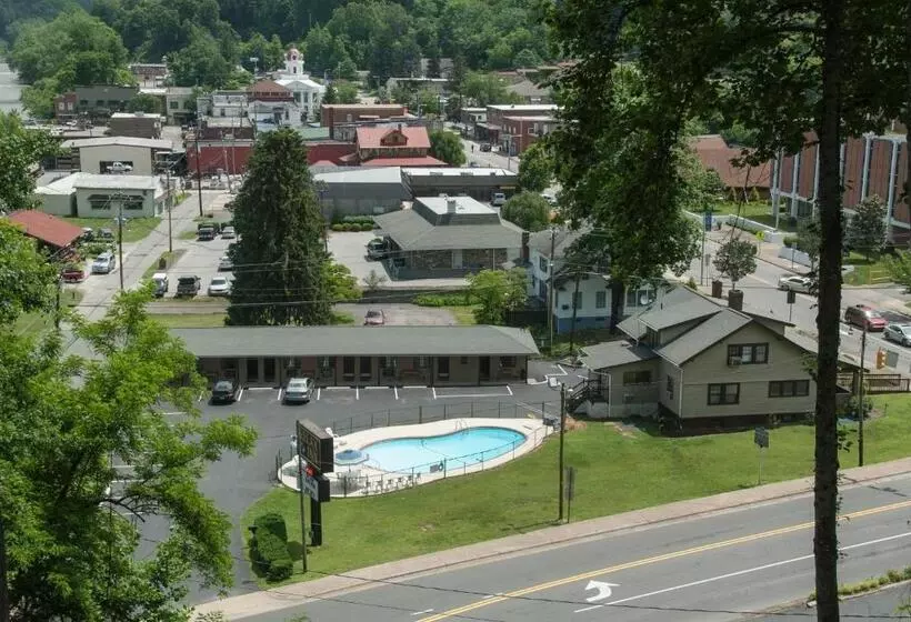２ダブルベッドのスタンダードルーム, Relax Inn   Bryson City
