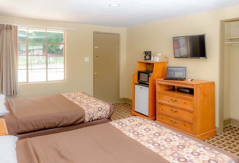 Family Suite, Relax Inn   Bryson City